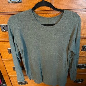 A&E soft and sexy long sleeve size medium